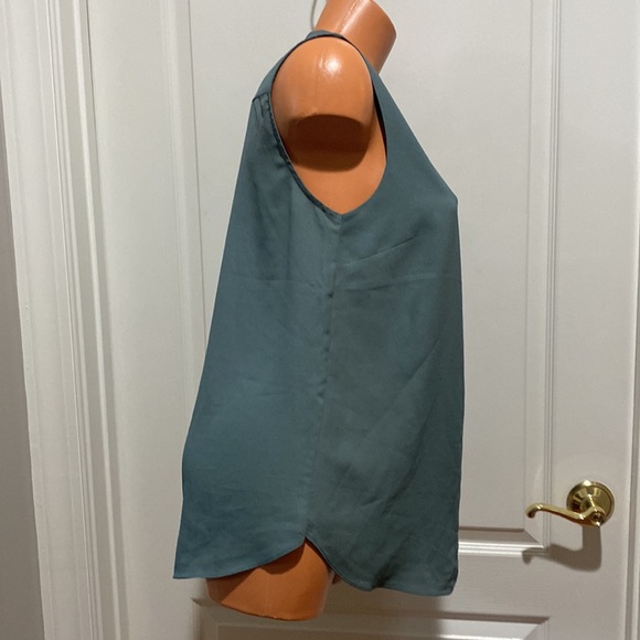 H&M Soft Sage Green Preacher Collar Plunge V Slit Neck Sleeveless Top Size 4 EUC - Picture 4 of 10